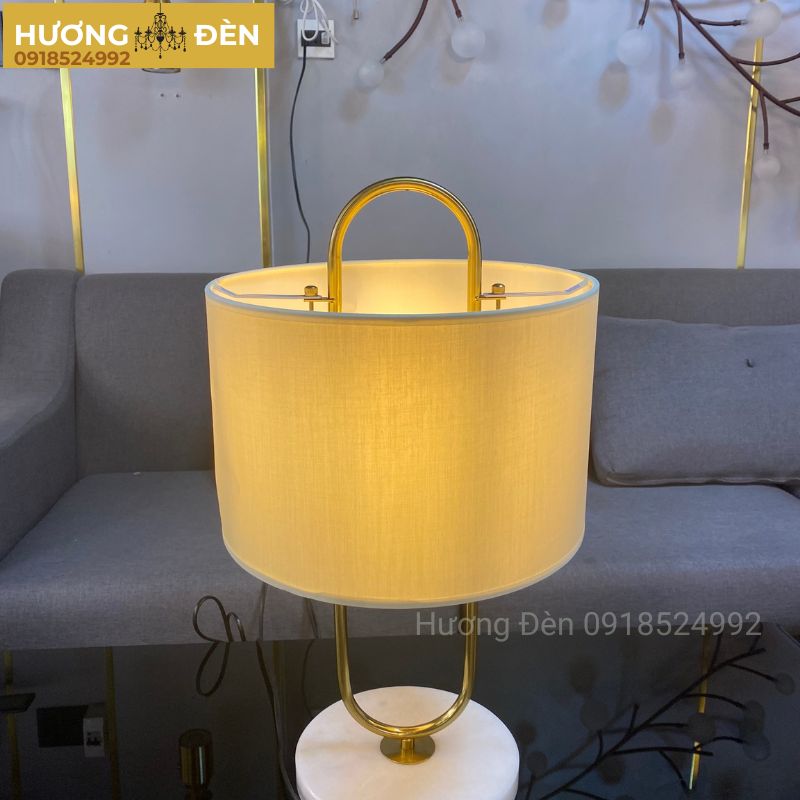 den-de-ban-trang-tri-chan-da-chinh-hang-db8172